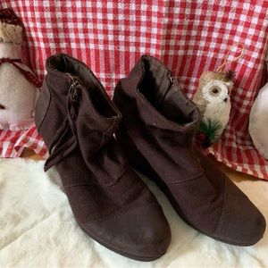 Toms wedge booties, Brown suede, zipper side, size 10
